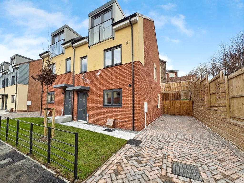 Property photo 1 of 11 Picture No. 01