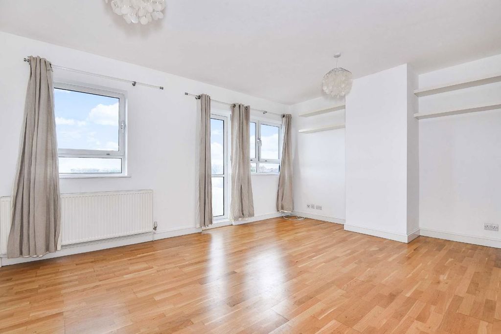 Property photo 1 of 3