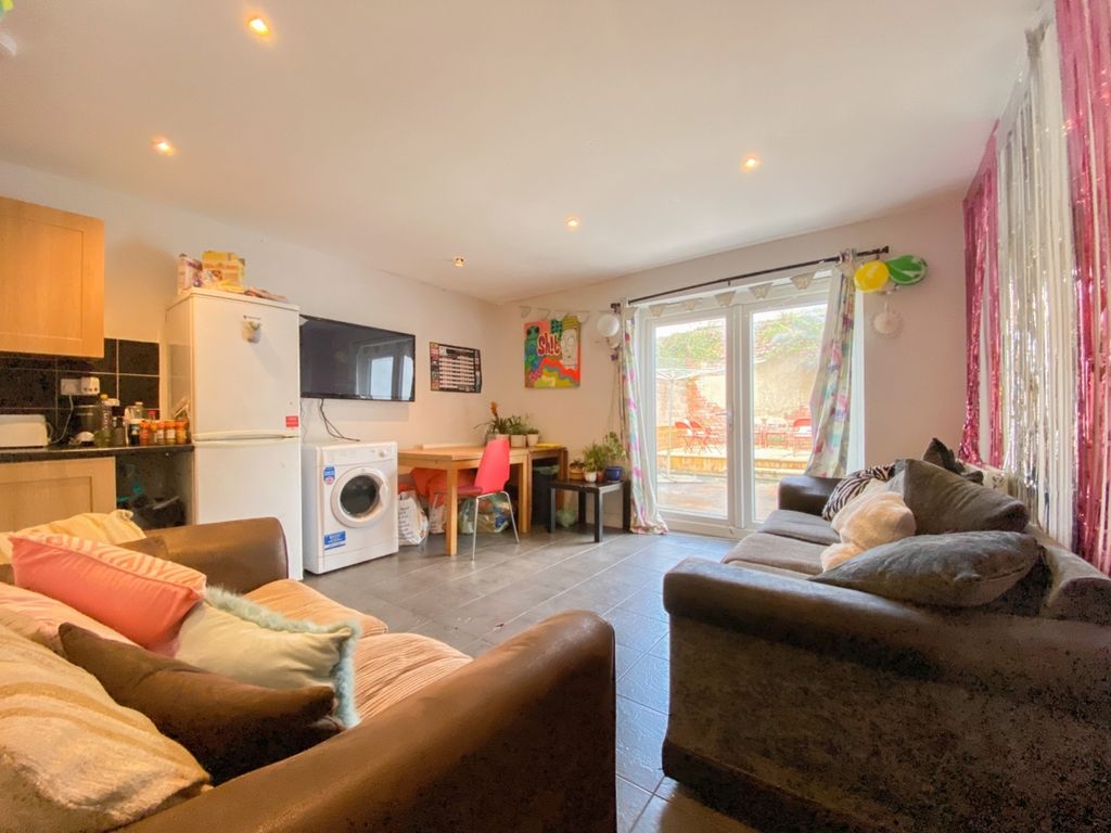 Property photo 2 of 15 Call 02920 454555 To Secure Your Viewing_8