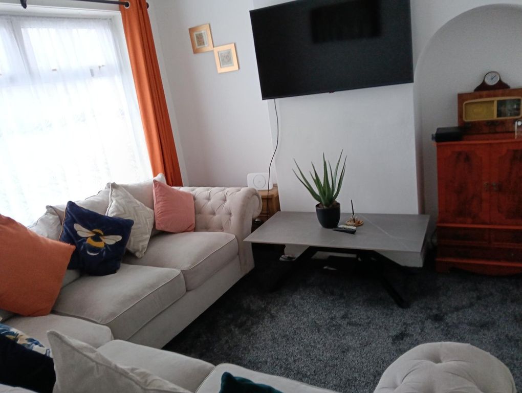 Property photo 3 of 12