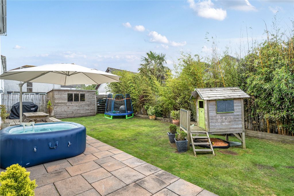 Property photo 2 of 15 Picture No. 11