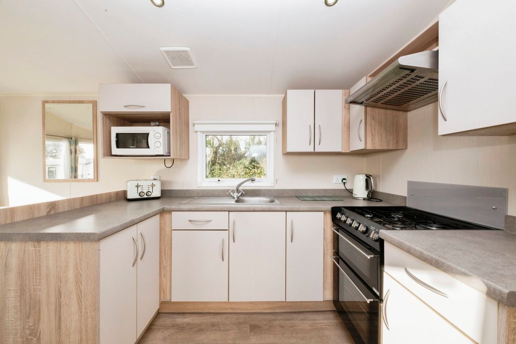 Property photo 3 of 17 Open Plan