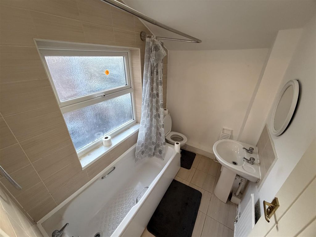 Property photo 3 of 12 Tempimageksq1Bh.Jpg