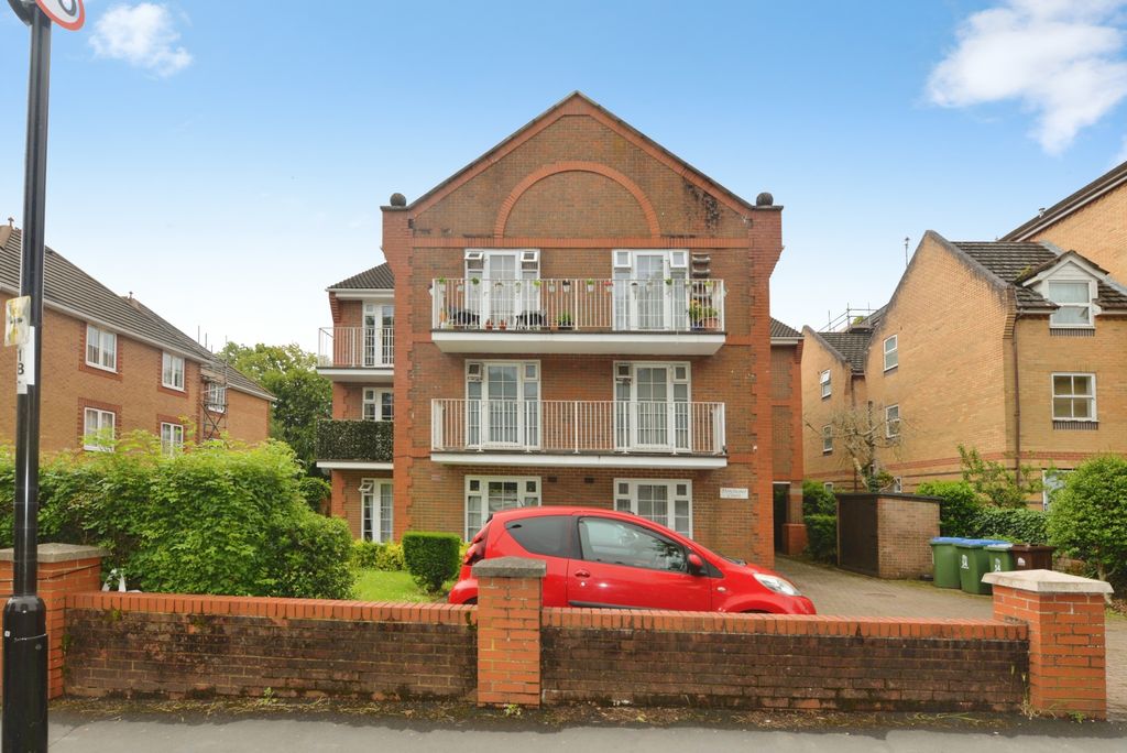 Property photo 1 of 9