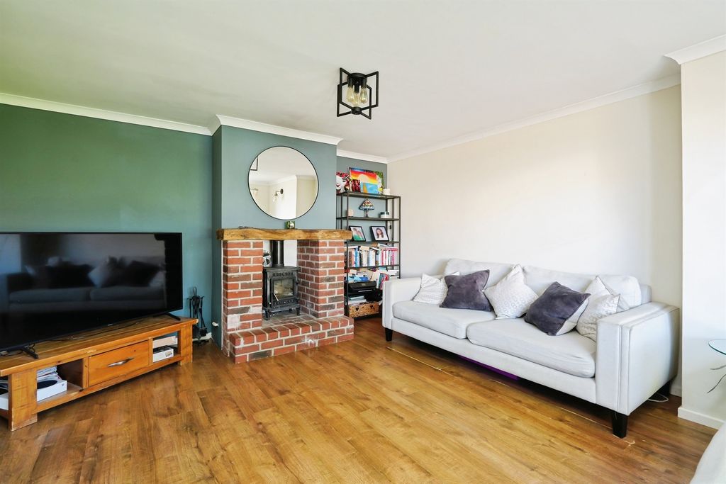 Property photo 3 of 17