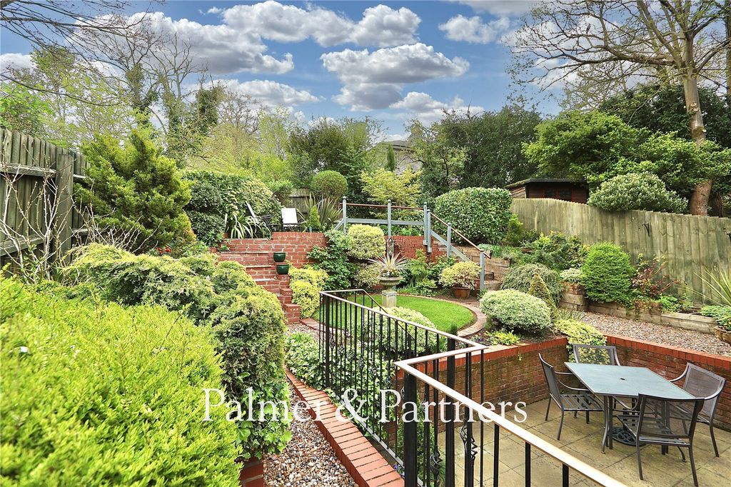 Property photo 2 of 39 Picture No. 05