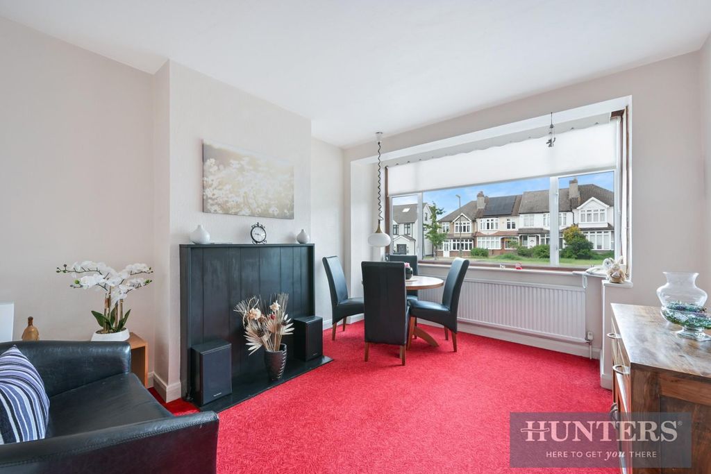 Property photo 3 of 12 Ardrossan Gardens (12).Jpg