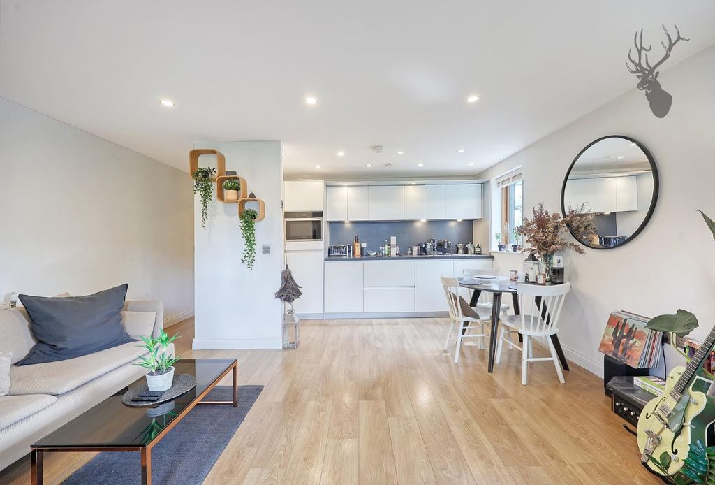 Property photo 3 of 19