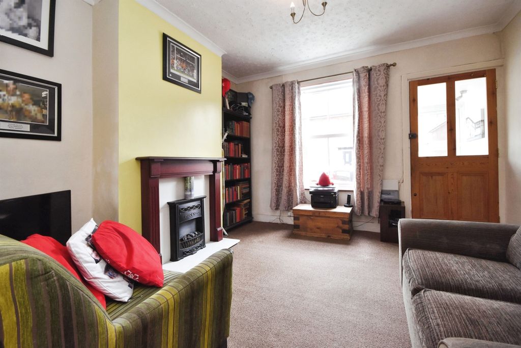 Property photo 3 of 17