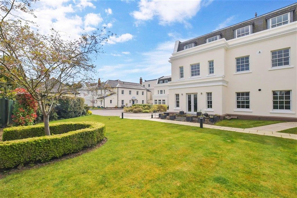 Property photo 1 of 13 Front Of Building