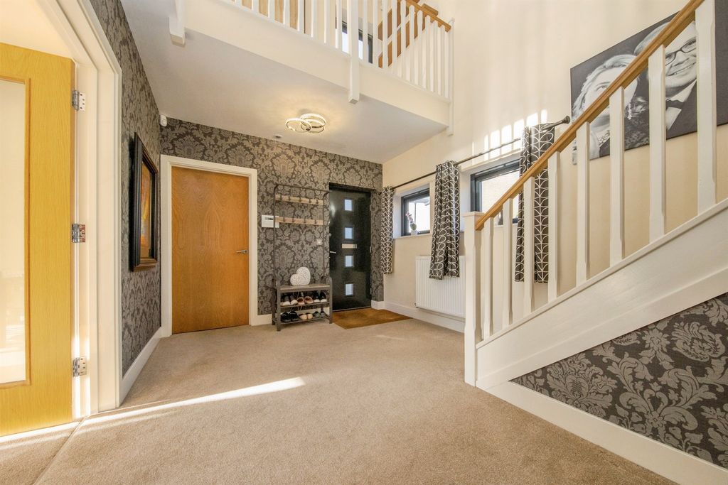 Property photo 3 of 29