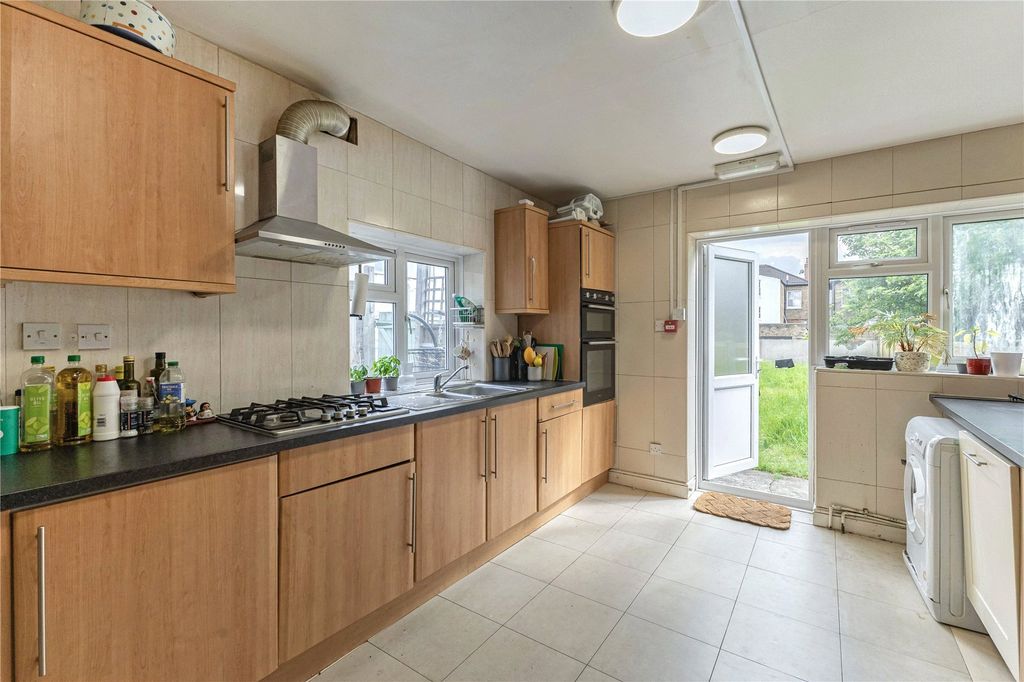 Property photo 1 of 10 Picture No. 05