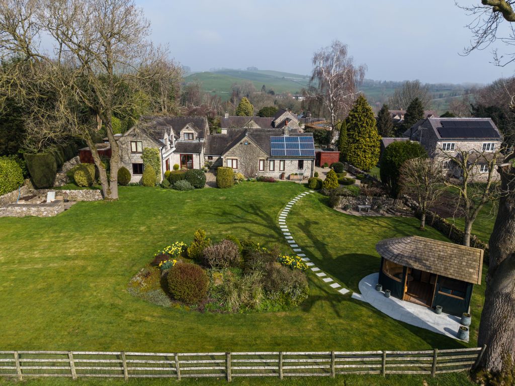 Property photo 3 of 39