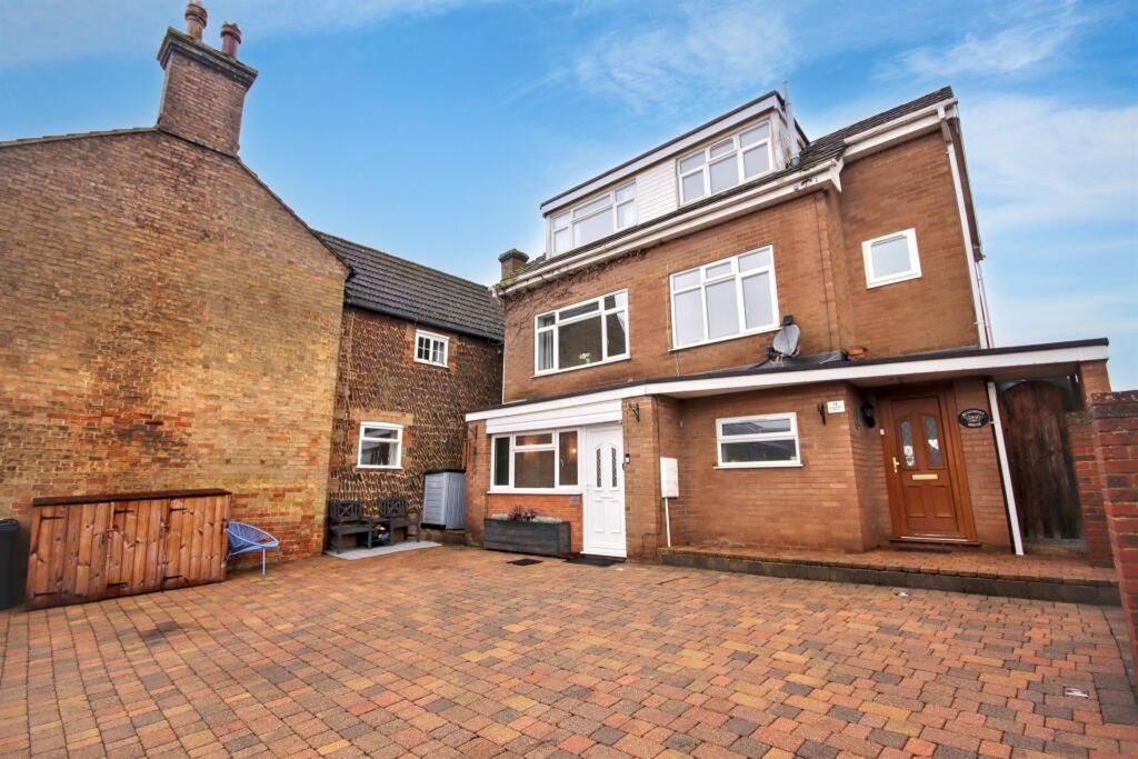 Property photo 3 of 30