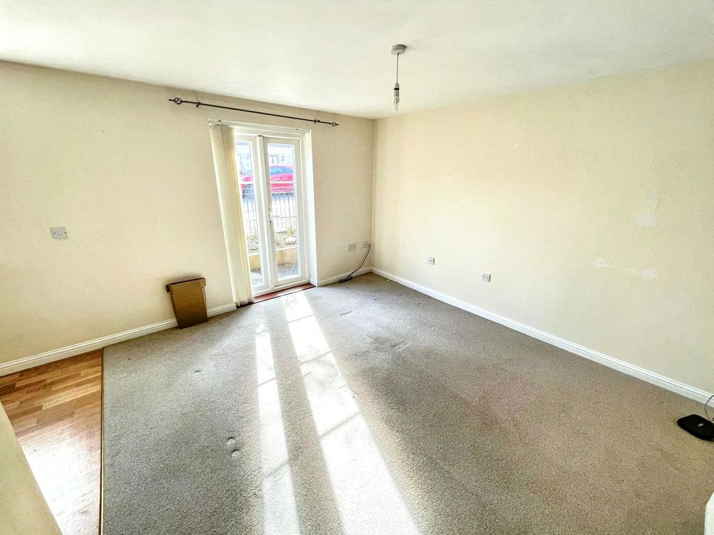 Property photo 3 of 6