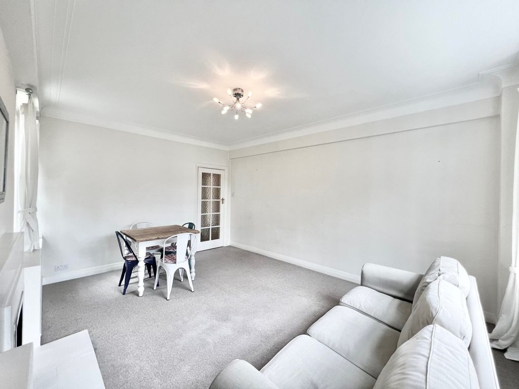 Property photo 2 of 17 4Ed108d2Eeb2c50Bb880287424Ab1622