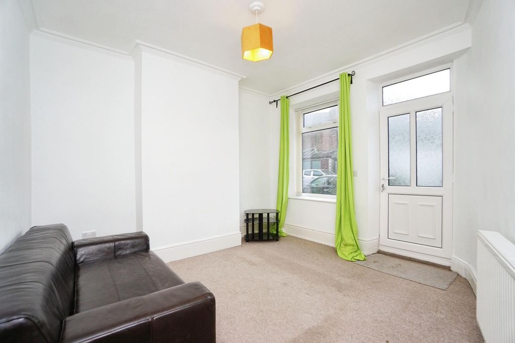 Property photo 2 of 12 Living Room