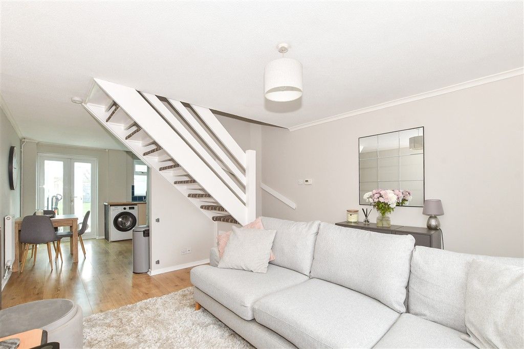 Property photo 2 of 11 Lounge