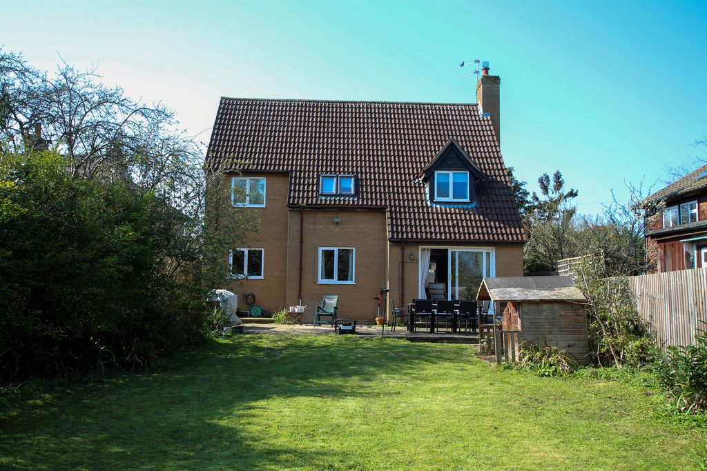 Property photo 2 of 22