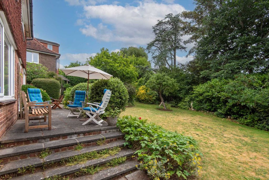 Property photo 2 of 27