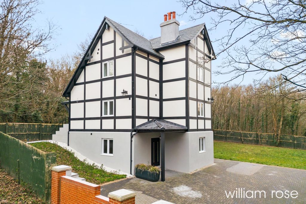 Property photo 1 of 30 Forestcottage_41.Jpg