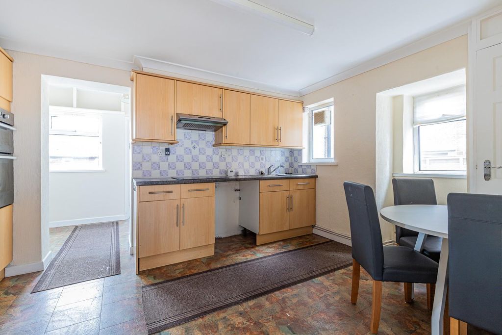 Property photo 2 of 22 Kitchen