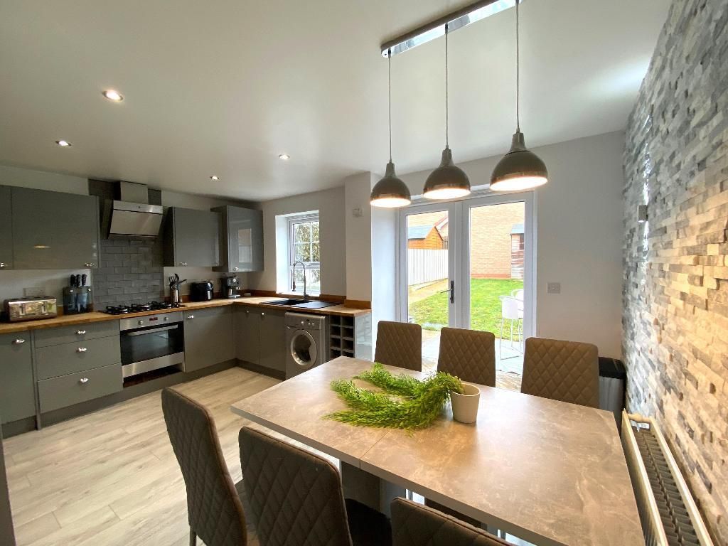 Property photo 1 of 15 Dining Kitchen