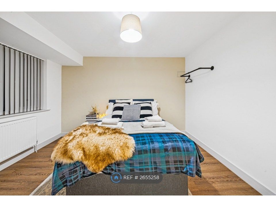 Property photo 3 of 35