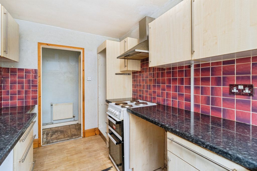 Property photo 3 of 17