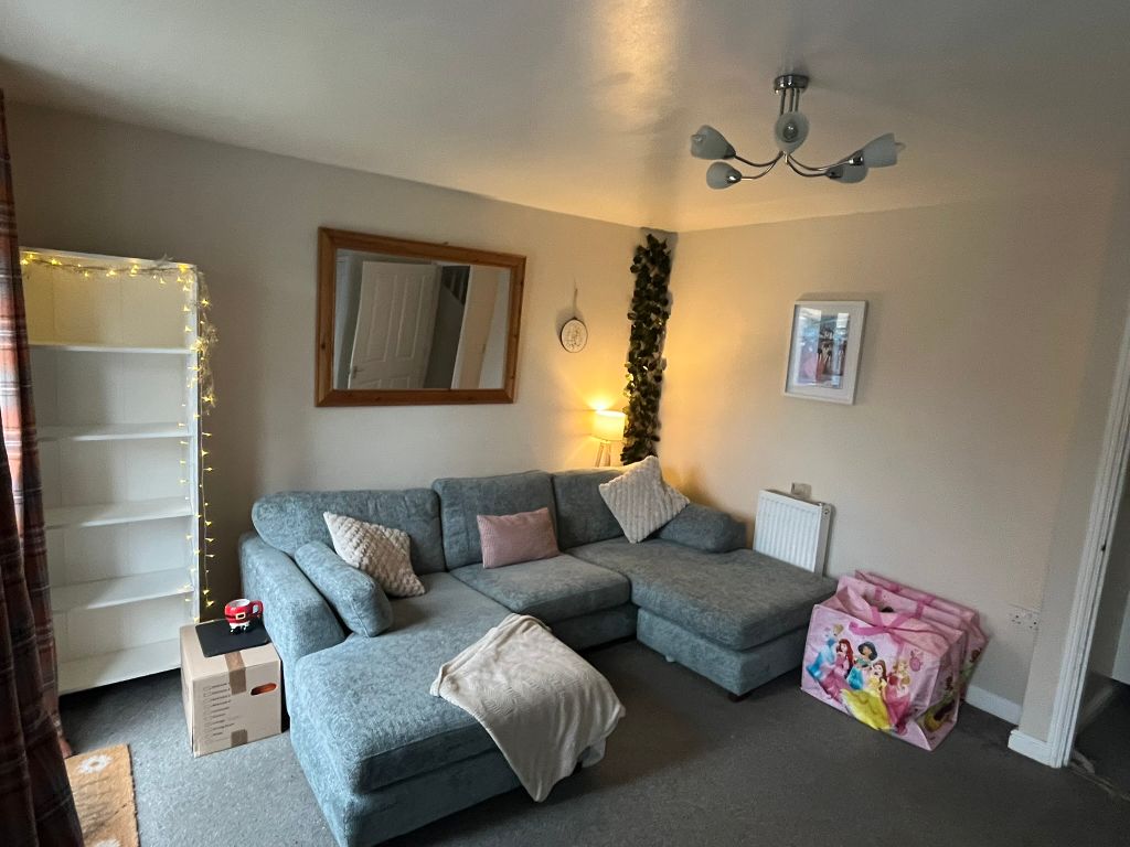 Property photo 2 of 11 Living Room