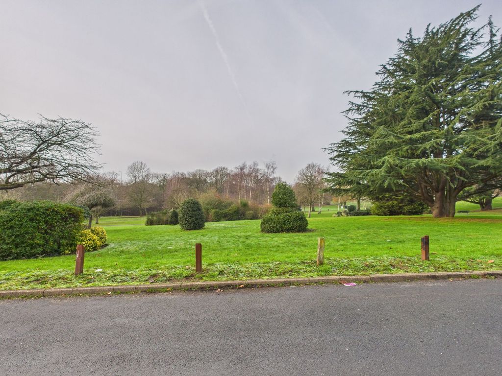 Property photo 2 of 24