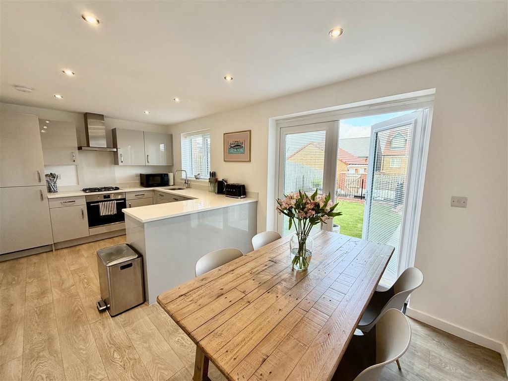 Property photo 2 of 19 Kitchen Diner