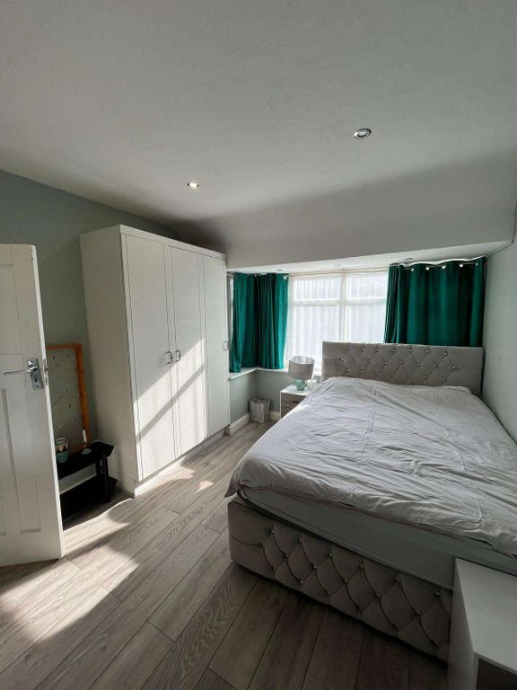 Property photo 3 of 14 Gallery