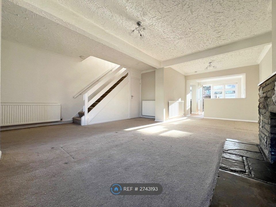 Property photo 3 of 23