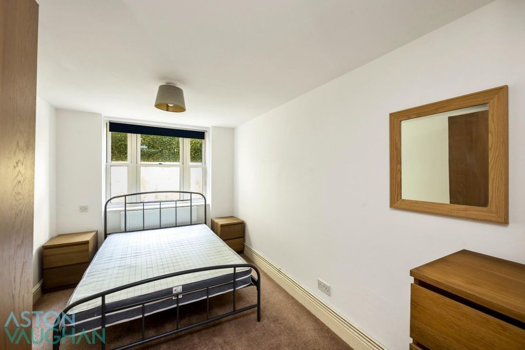 Property photo 3 of 11 4621503
