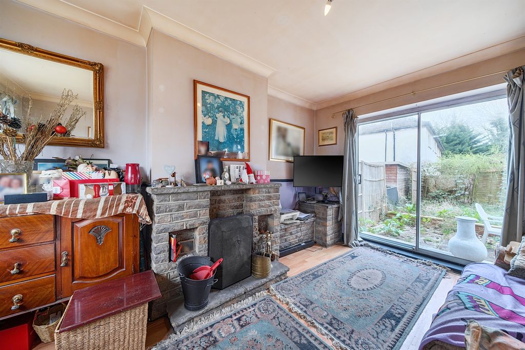 Property photo 3 of 12