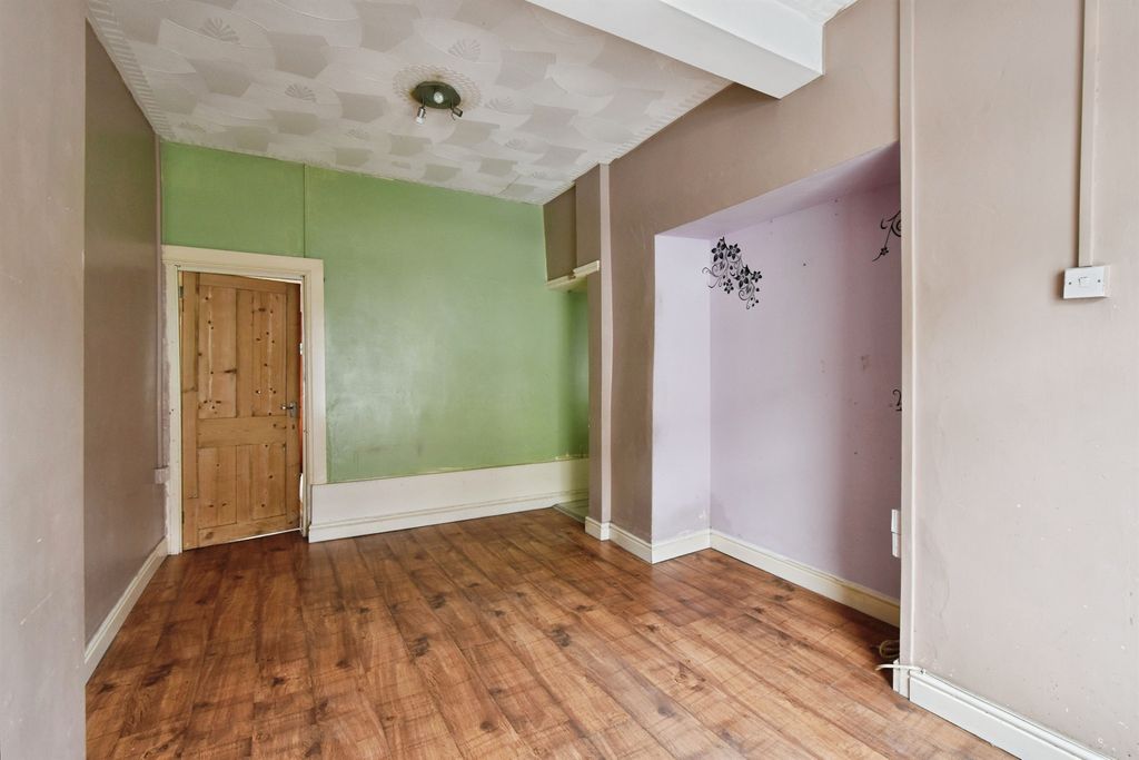 Property photo 3 of 17