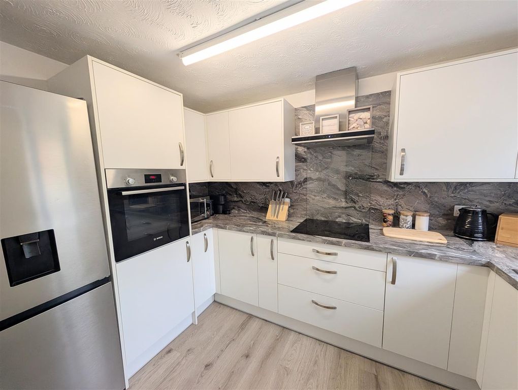 Property photo 2 of 15 Kitchen