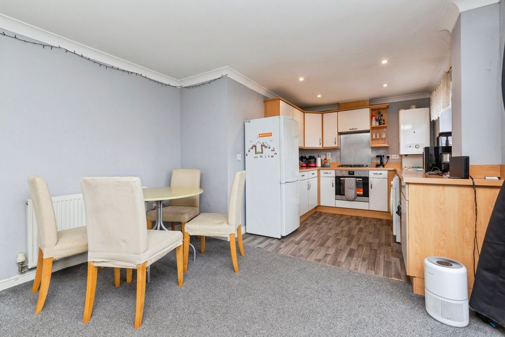 Property photo 3 of 10 Pbox-Img.Jpg