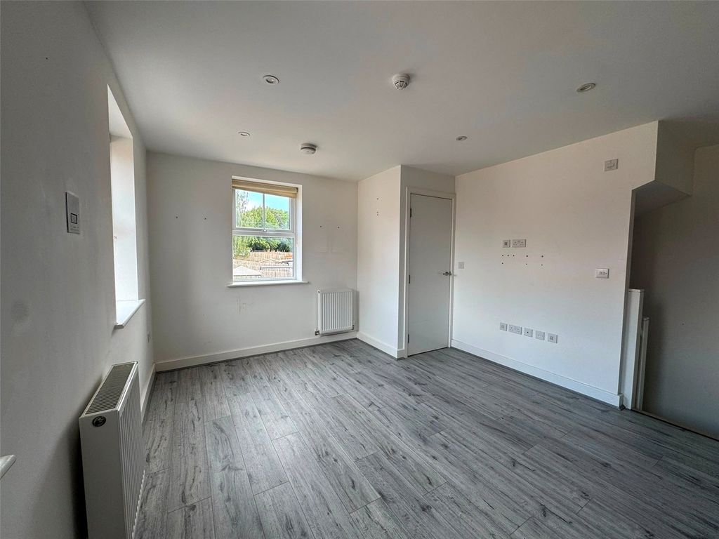 Property photo 3 of 12 Picture No. 30