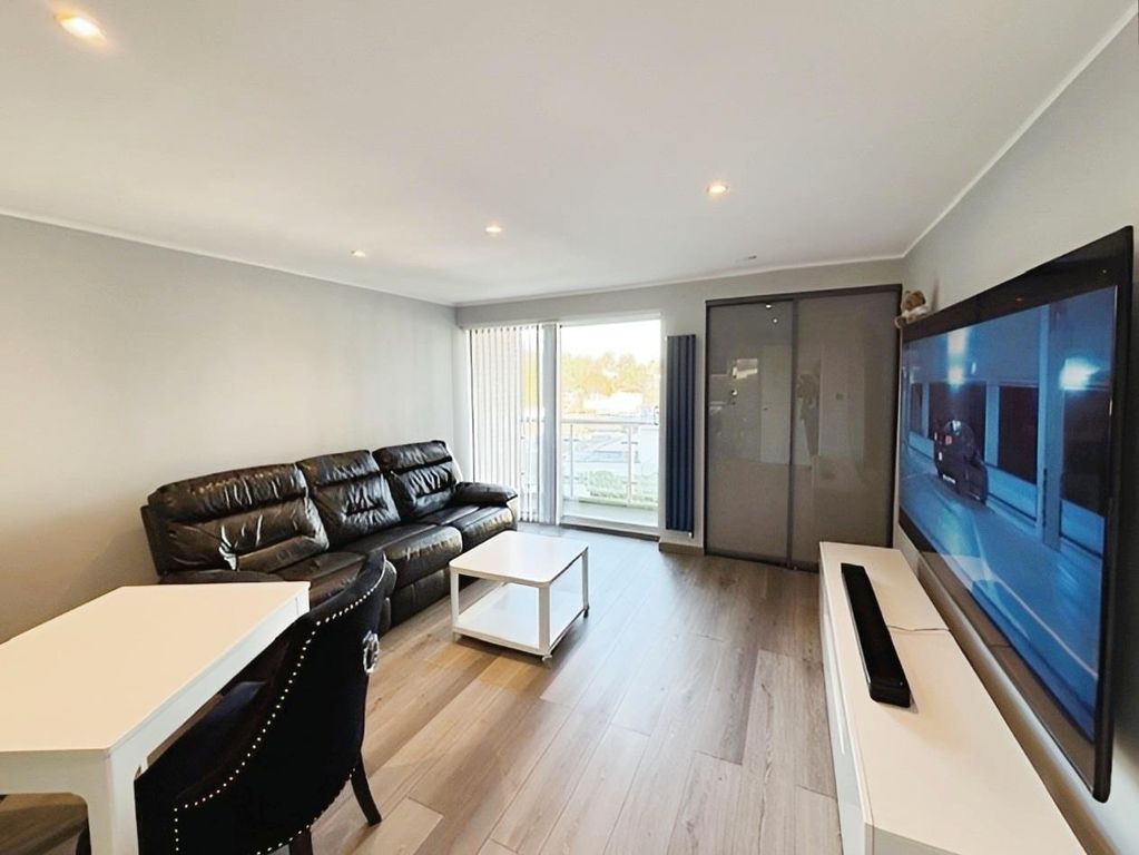 Property photo 3 of 12 6555F2F8-Lounge 201.Jpg