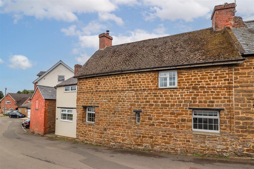 Property photo 1 of 44