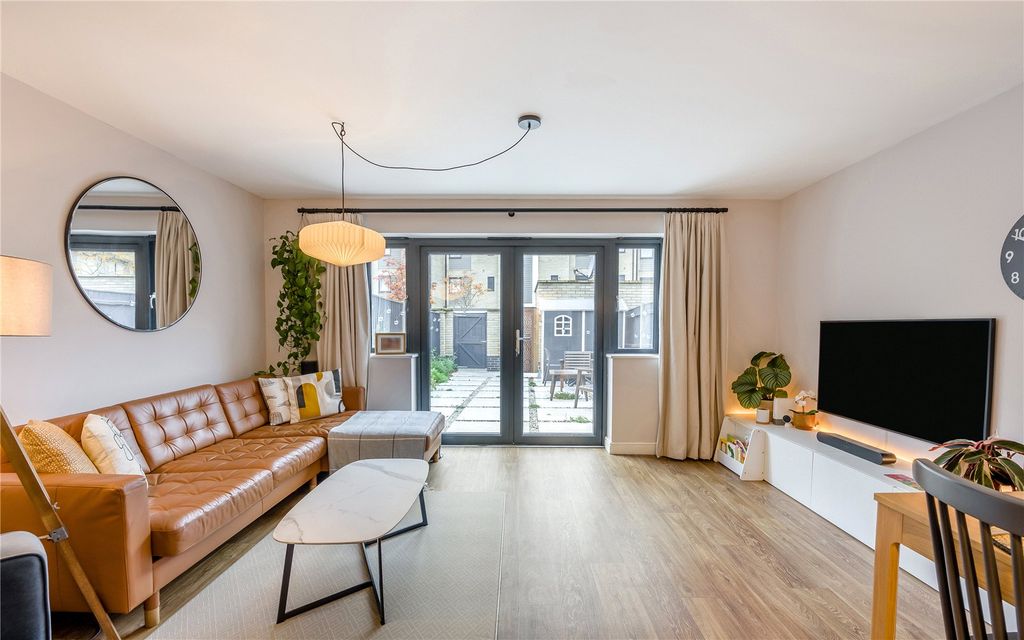 Property photo 3 of 14 Living Room