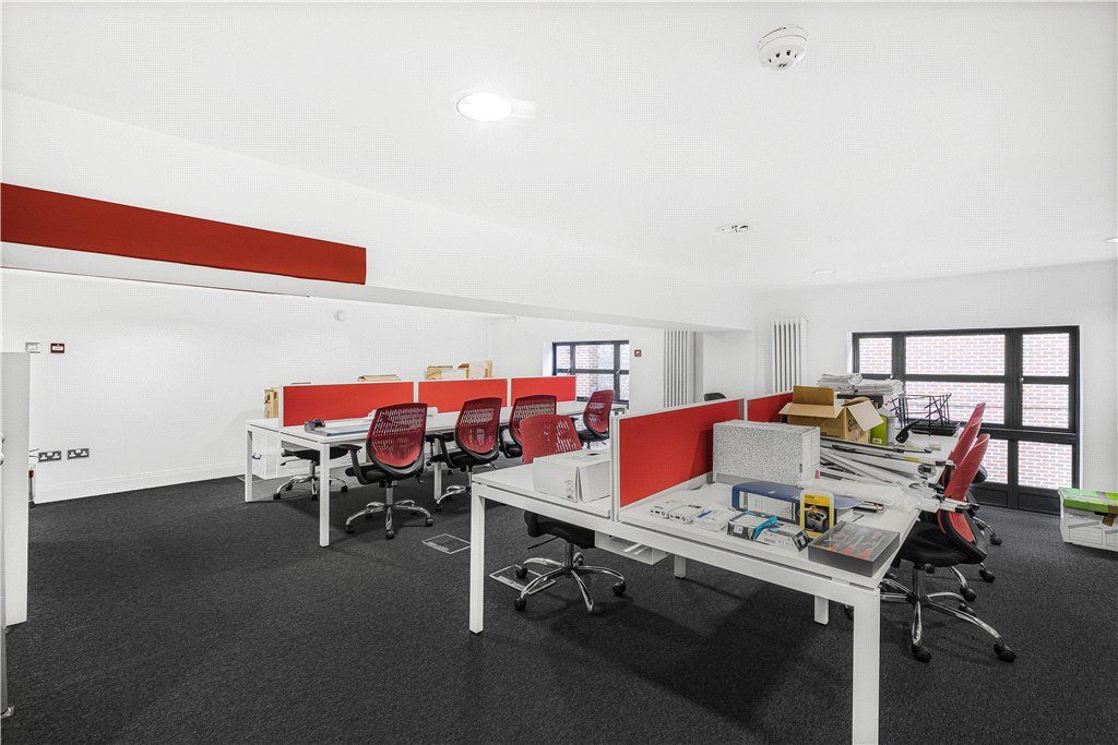Property photo 1 of 15 Office Space