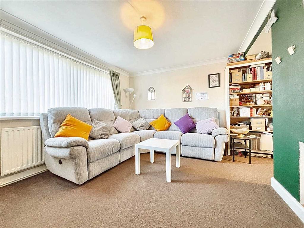 Property photo 2 of 24 Lounge