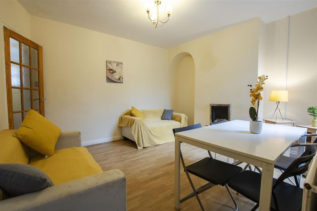 Property photo 2 of 15 Approach