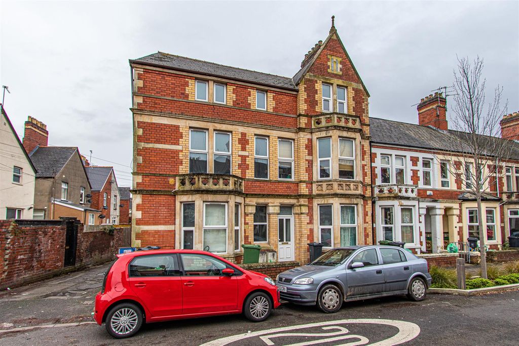 Property photo 1 of 12 Cymmer Street 30, A-12.Jpg