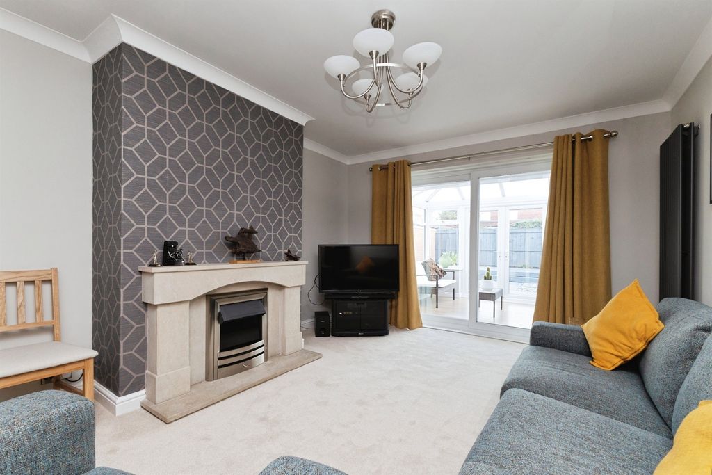 Property photo 3 of 8