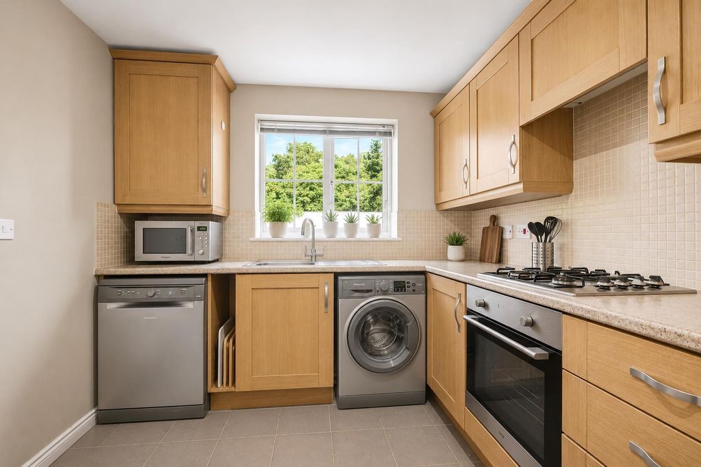 Property photo 2 of 17 Kitchen 2.Png