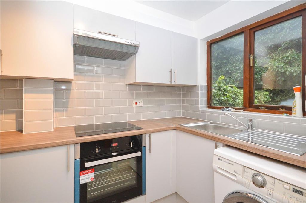 Property photo 2 of 7 Kitchen